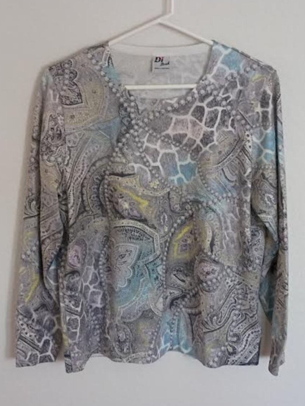 DI STRICK MADE IN GERMANY WOMEN'S SWEATER GRAY LAVENDER PAISLEY PEARLS SIZE MED